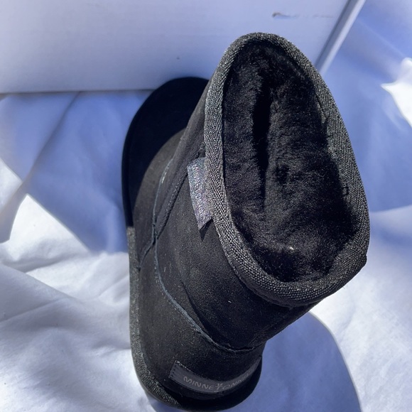 New without tags, Minnetonka Plymouth Short Boot. In original box. - Picture 7 of 8